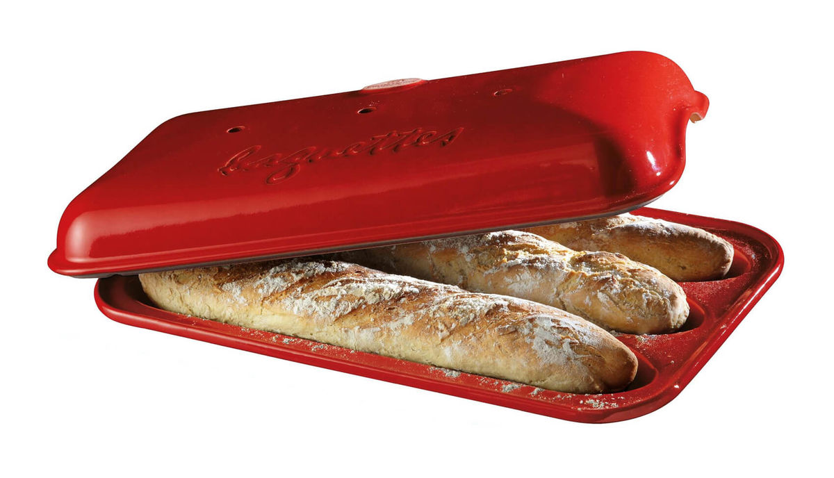 Image of Emile Henry Baguette-Backform 39x24cm rot bei nettoshop.ch