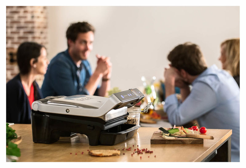 Tefal GC750D30 Barbecue électrique de table avec fonction grill Noir/argenté Tefal GC750D30 Barbecue électrique de table avec fonction grill Noir/argenté